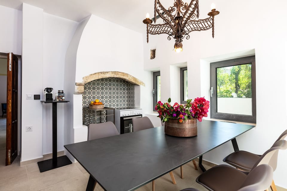 Enjoy romantic dinners in the al fresco dining area.