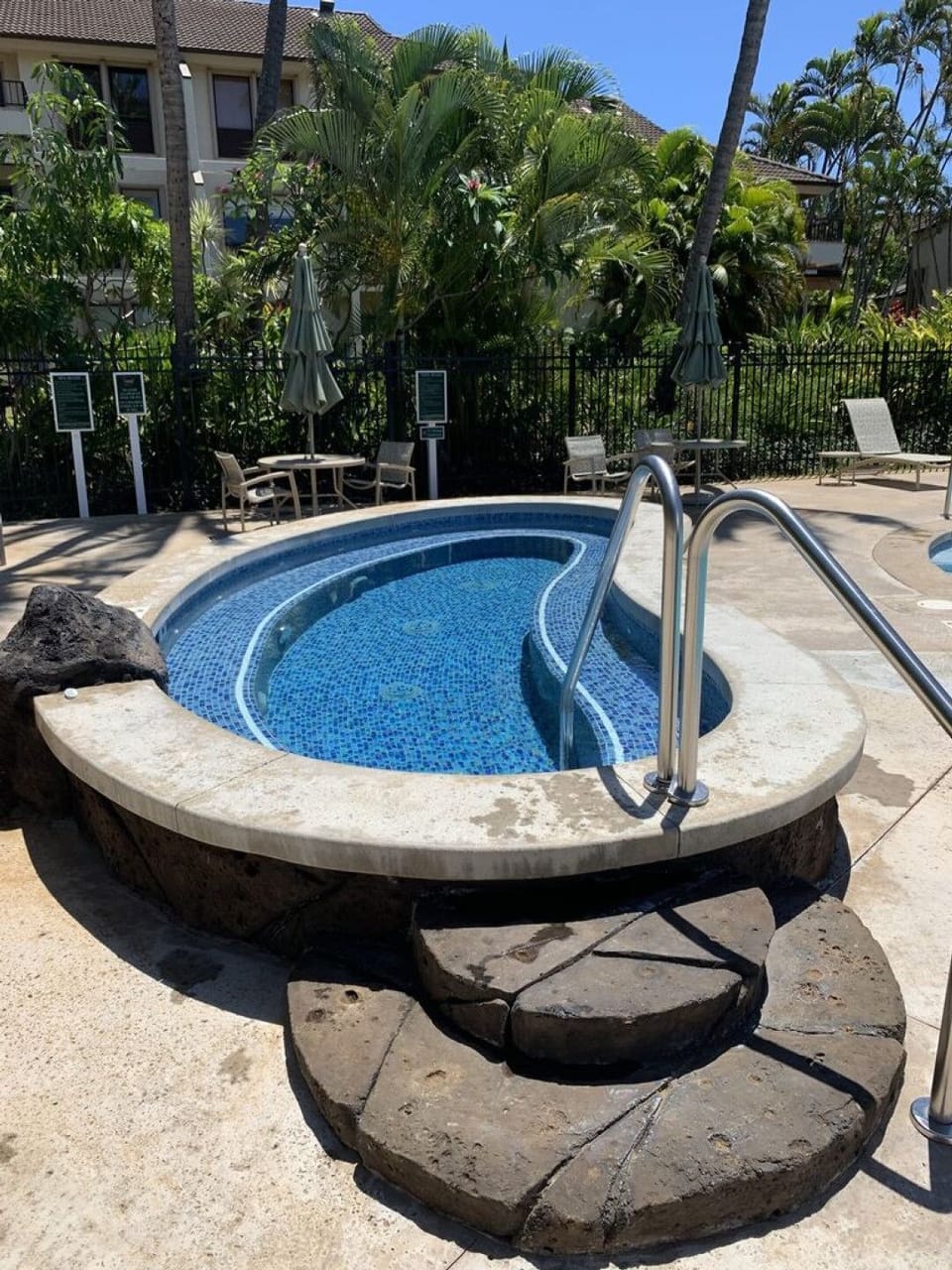 RESORT JACUZZI