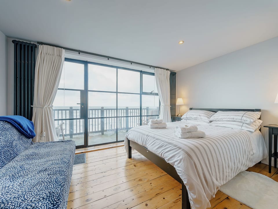 Double bedroom | Ystwyth House, Borth, near Aberystwyth
