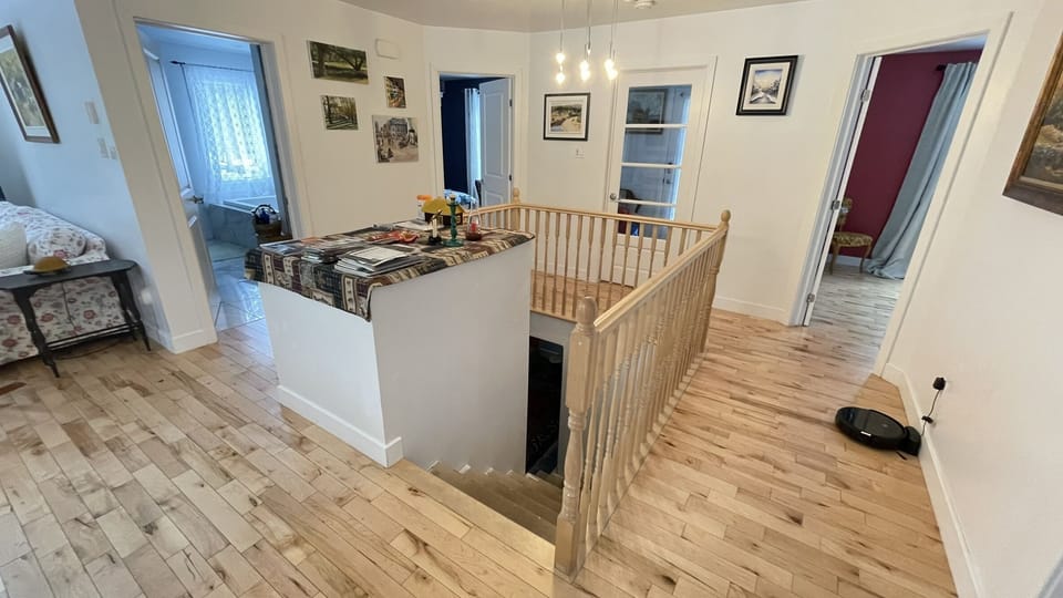 Entrance with stairs leading to the basement