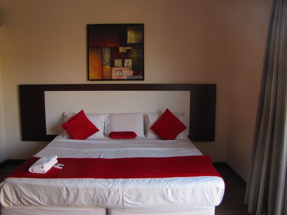 King Room | 1 bedroom, in-room safe, desk, free WiFi