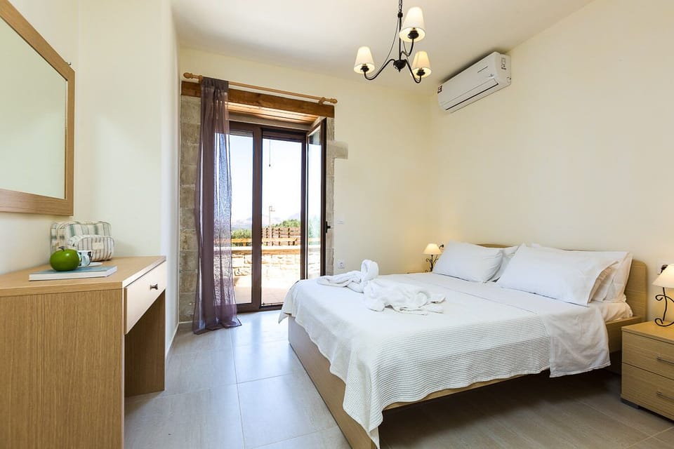 Double bedroom with balcony!
