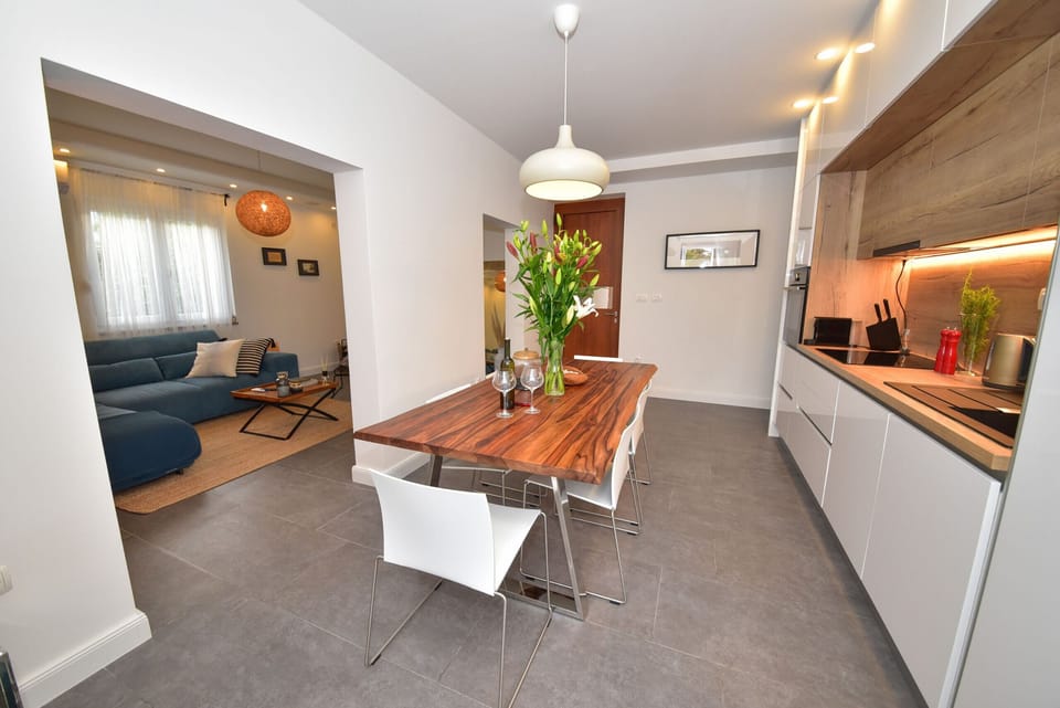 Villa, 3 Bedrooms, Private Pool, Pool View | Private kitchen | Coffee/tea maker, microwave, dishwasher, cookware/dishes/utensils