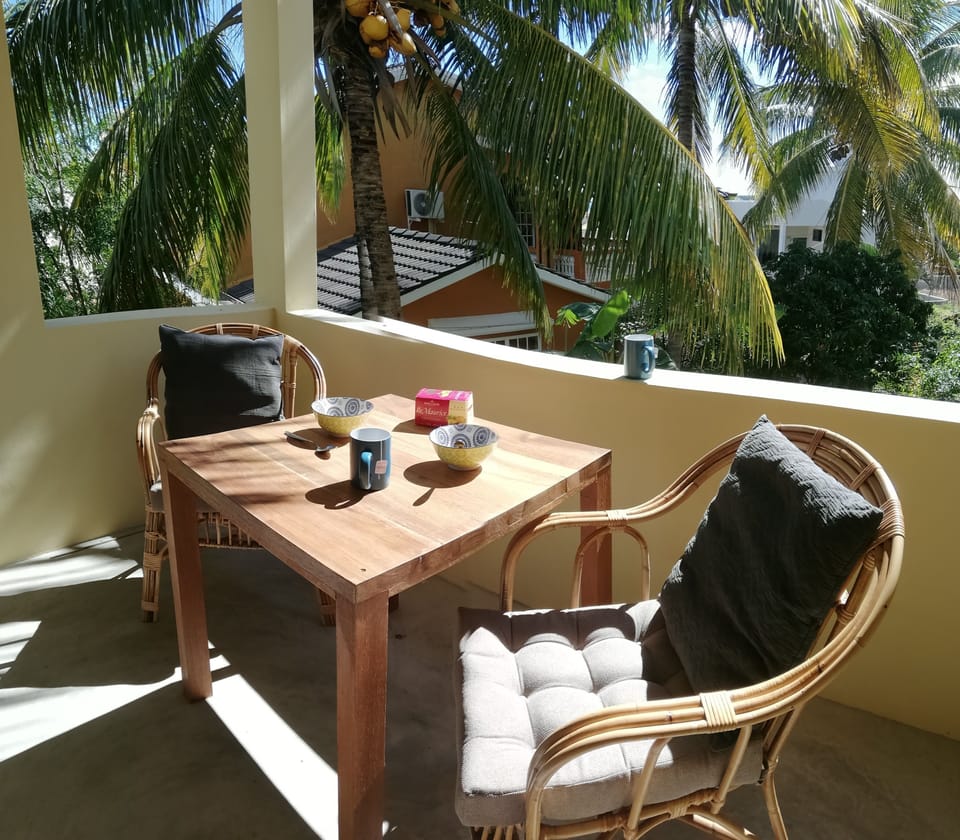 Sip your morning coffee in the canopy of a coconut tree