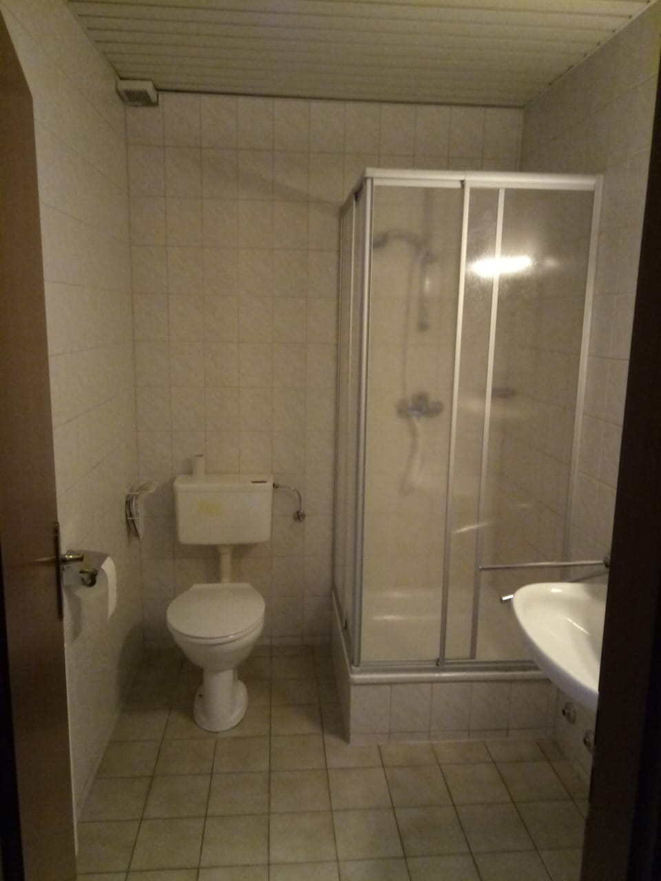 Comfort Double or Twin Room, Non Smoking, Private Bathroom | Bathroom | Shower, hair dryer, towels, soap