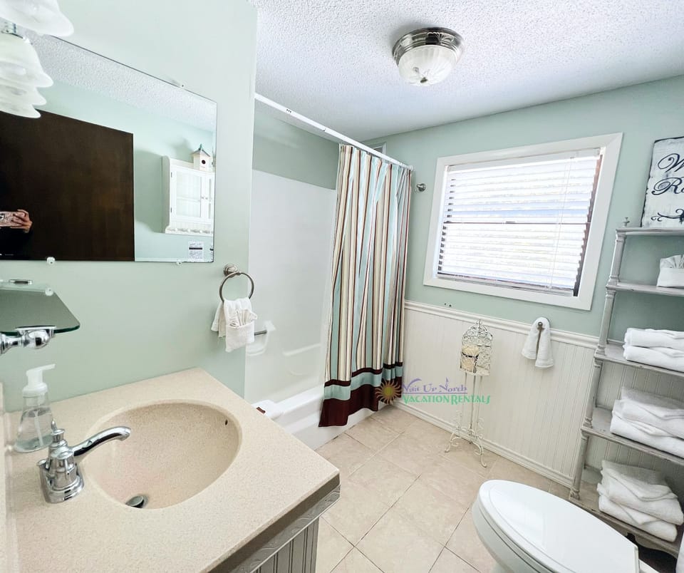 Upstairs bathroom - Upstairs bathroom