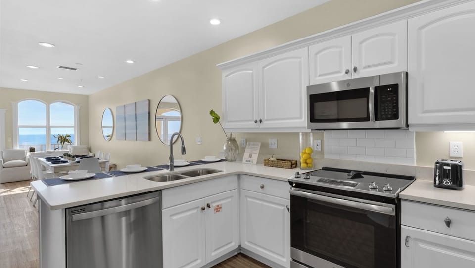 Monterey B301 - Kitchen Area