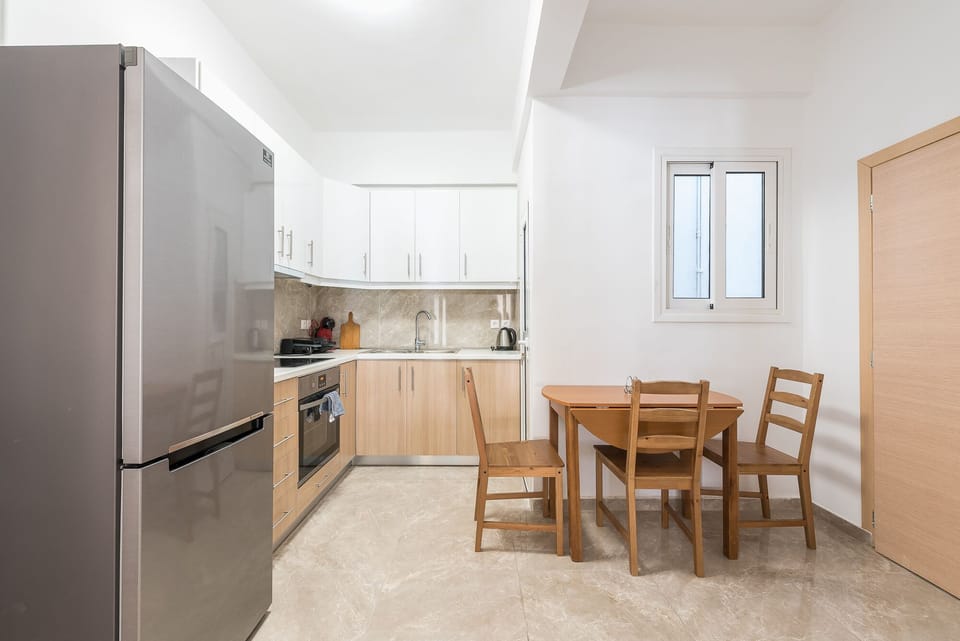 Apartment, 3 Bedrooms | In-room dining