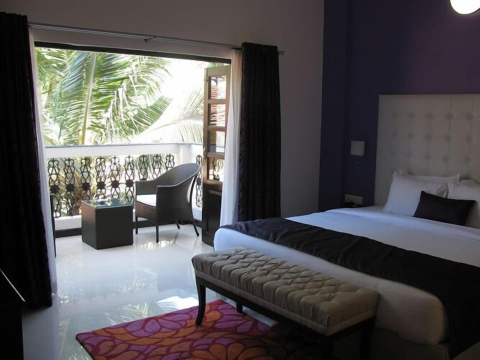 In-room safe, desk, blackout drapes, soundproofing