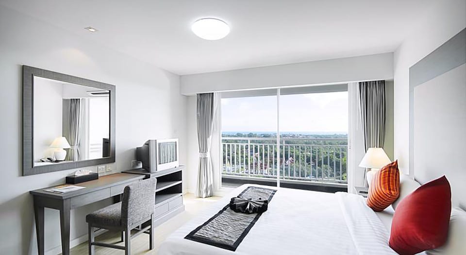 Studio Suite | In-room safe, rollaway beds, free WiFi, bed sheets