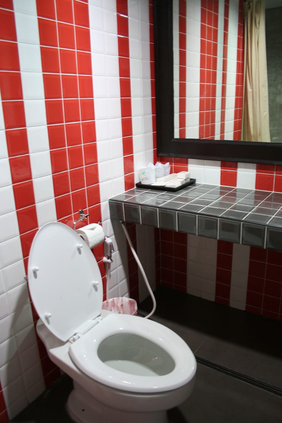 Deluxe Double or Twin Room | Bathroom | Combined shower/tub, free toiletries, hair dryer, bathrobes