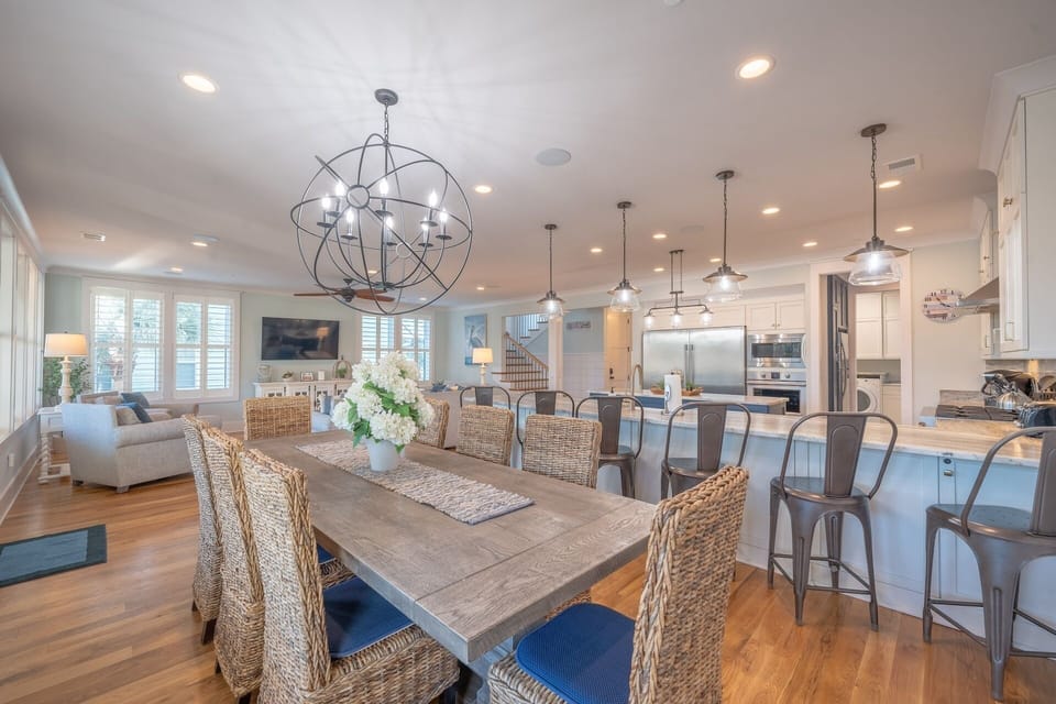 Dining IOP Dream | 915 Ocean Blvd | Isle of Palms SC