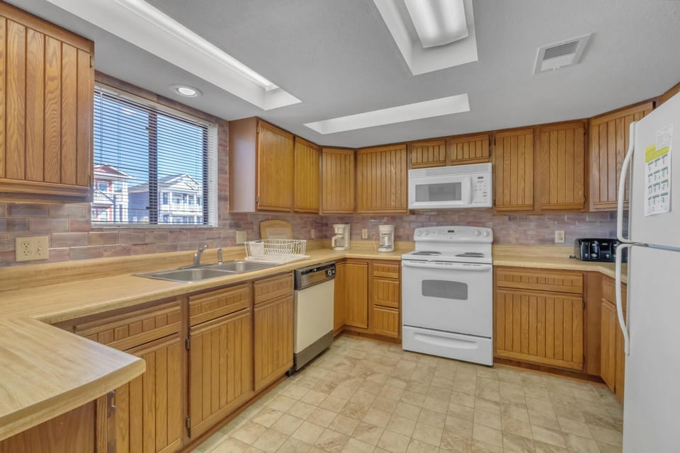 full kitchen. 