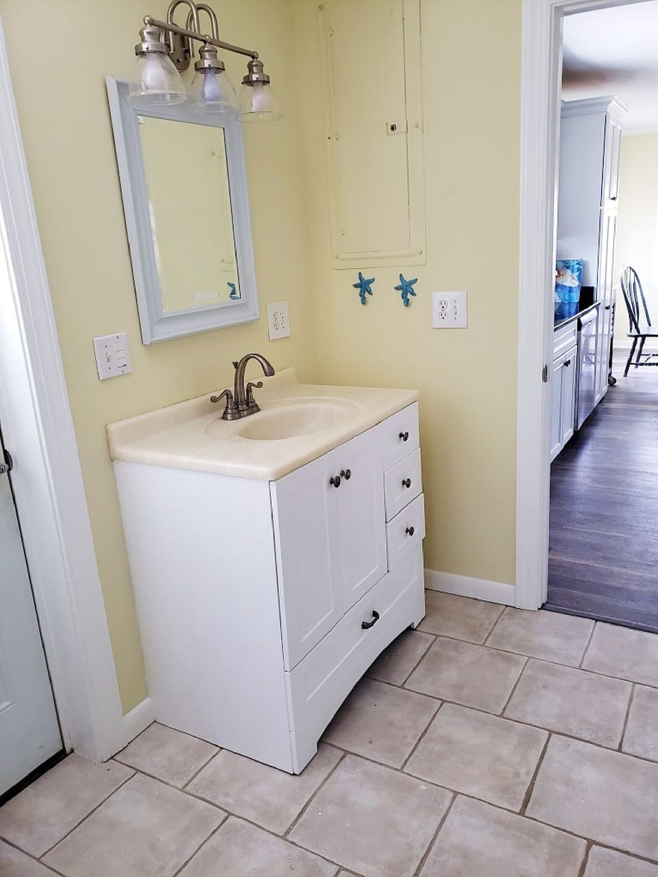 Full Shower w/Laundry