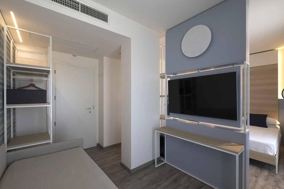 1 bedroom, minibar, in-room safe, desk