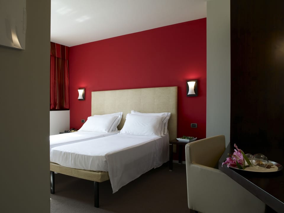 Superior Double Room | Minibar, in-room safe, individually furnished, desk