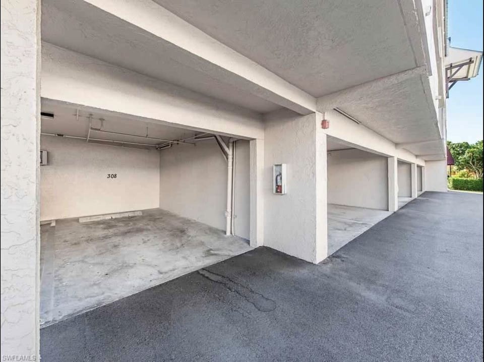Assigned Garage Parking
