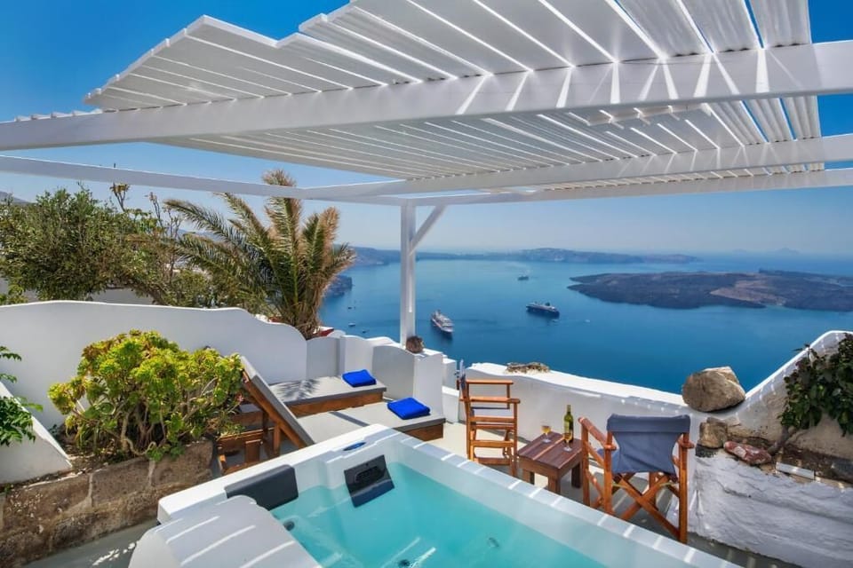 Iatis View Collection - Adults Only Bed and Breakfast in Imerovigli