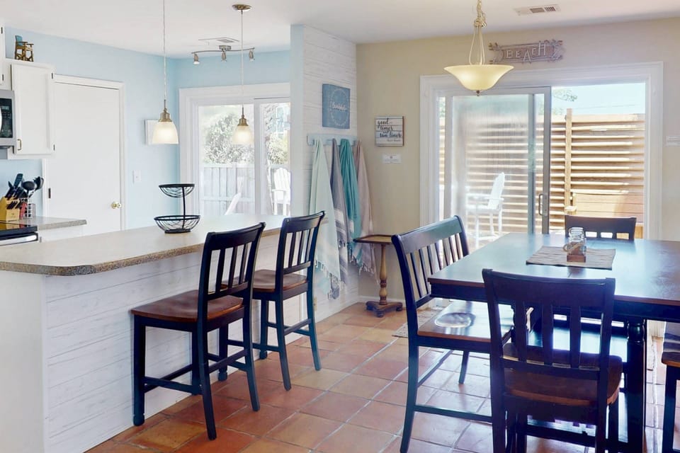 The breakfast bar is a great place to have coffee and discuss the beach plans for the day