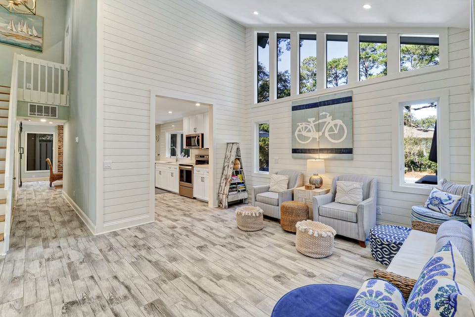 11 Red Oak | Living Room & Sitting Area
