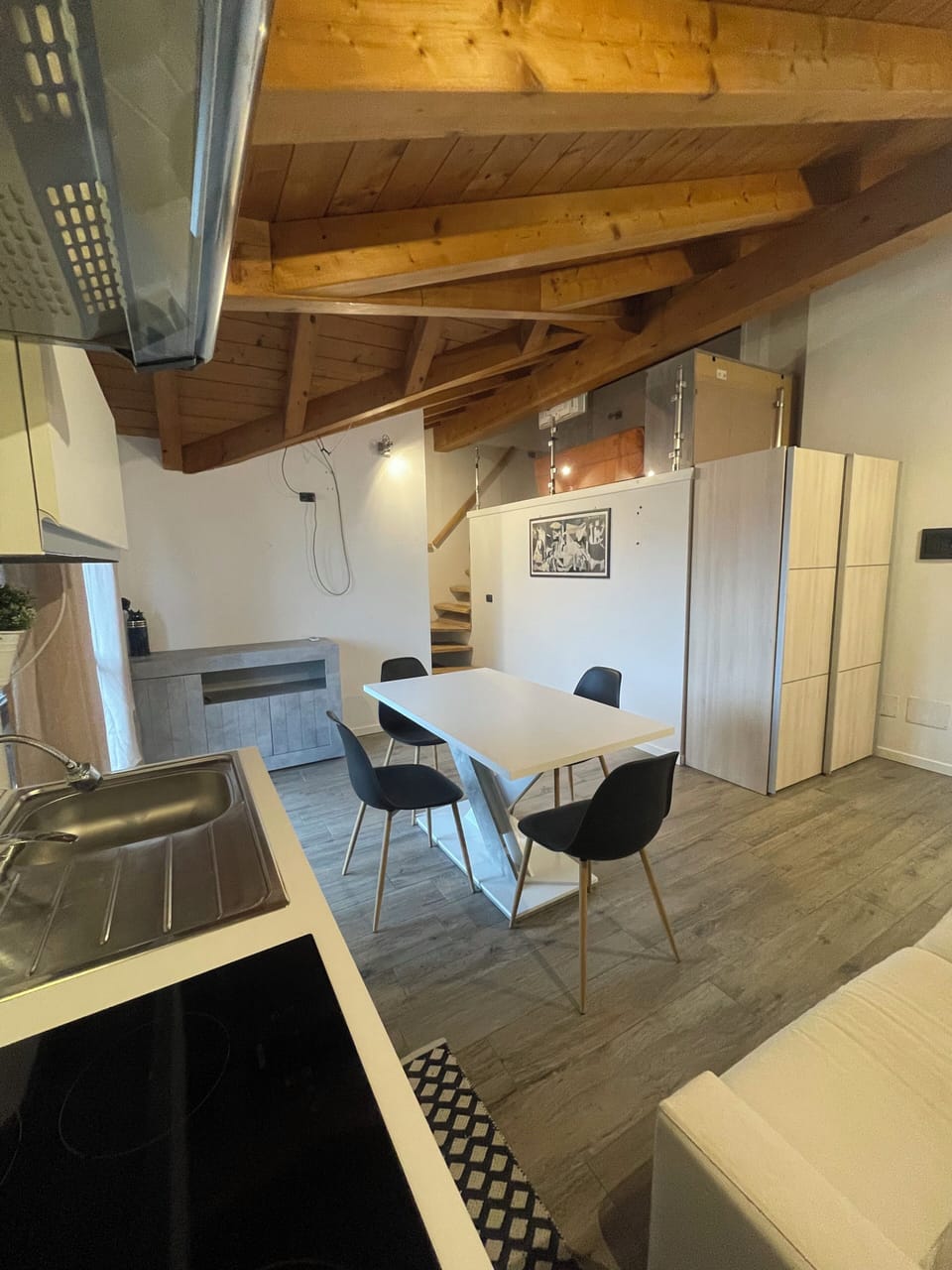 Junior Studio Suite | Living area | 24-inch TV with digital channels