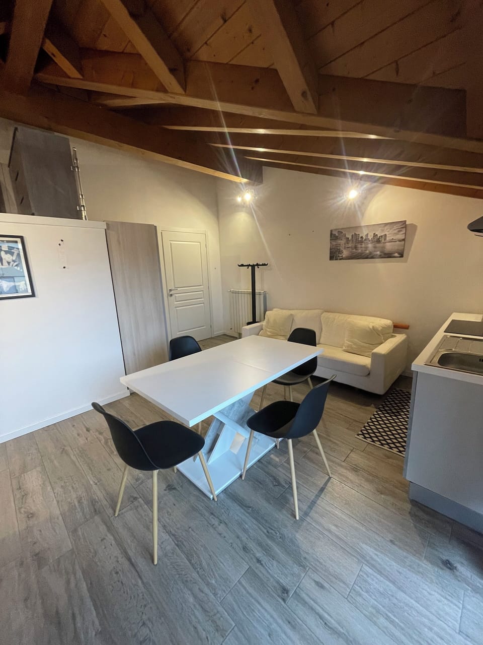 Junior Studio Suite | Living area | 24-inch TV with digital channels