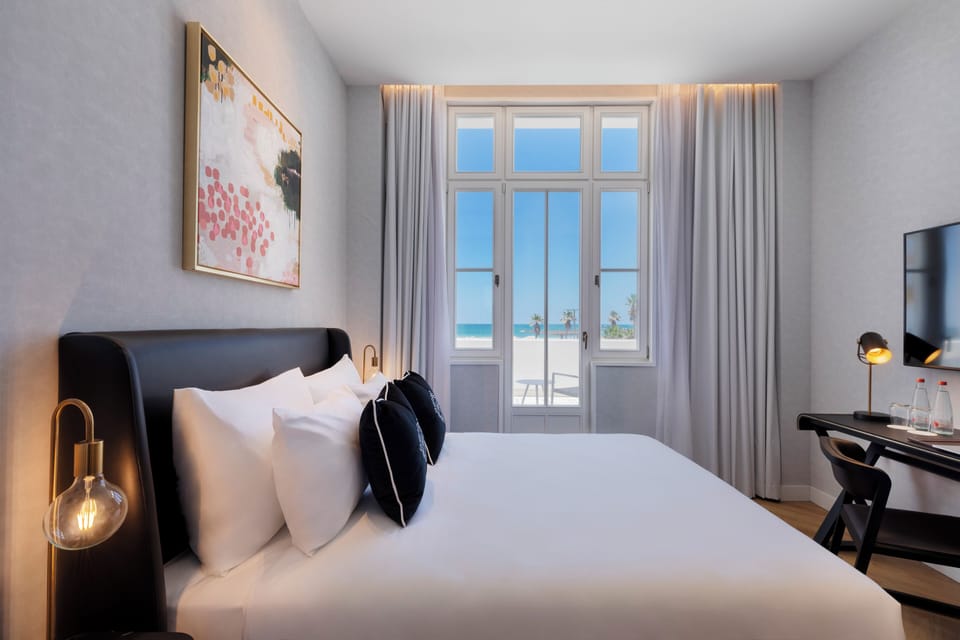 Executive Room, Balcony, Sea View | In-room safe, desk, free WiFi, bed sheets