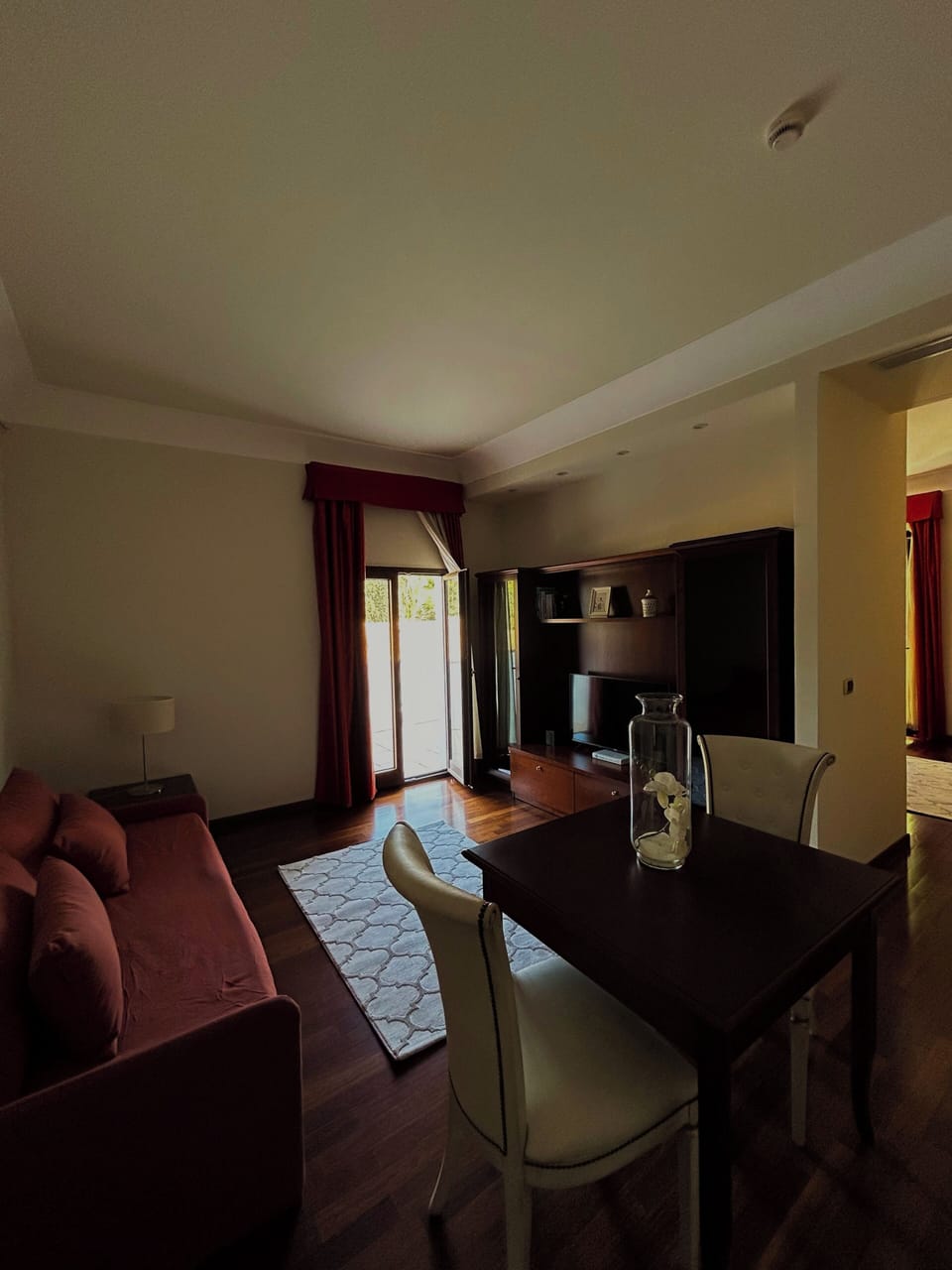 Suite, Hot Tub | Minibar, in-room safe, individually furnished, desk