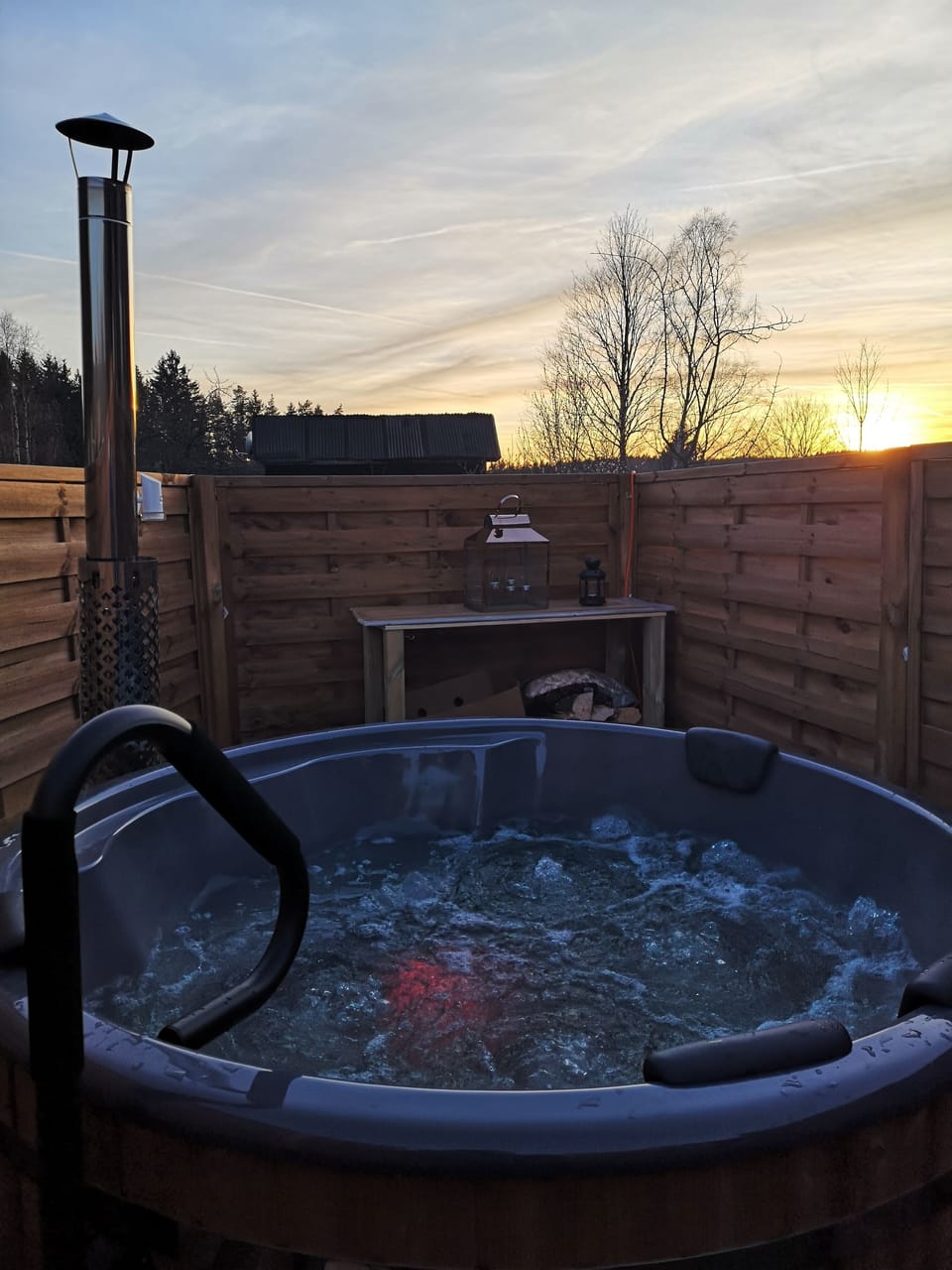 Outdoor spa tub