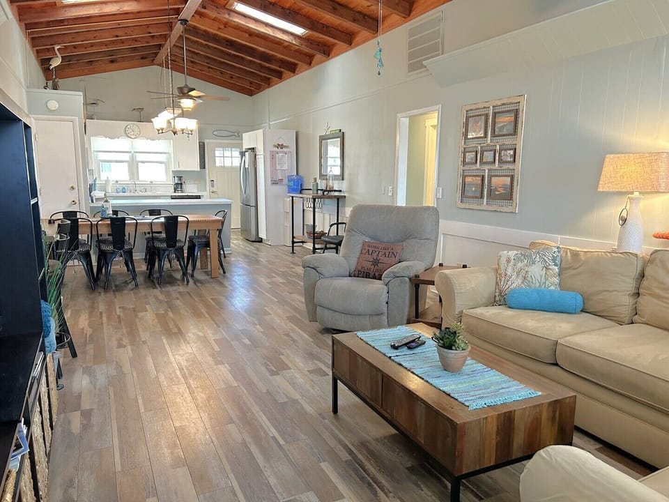 Living Room
JR 4.9.25