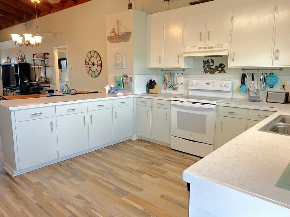 Kitchen Cabinets
JR 4.9.25