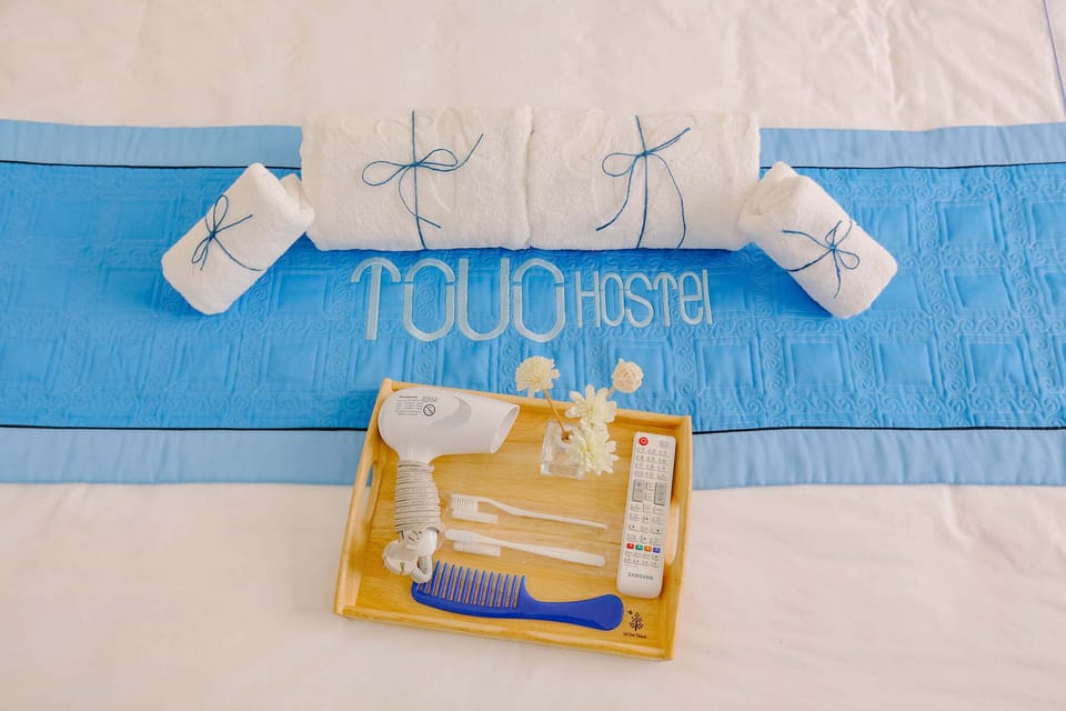 Double Room, Garden View | Bathroom amenities | Shower, free toiletries, towels