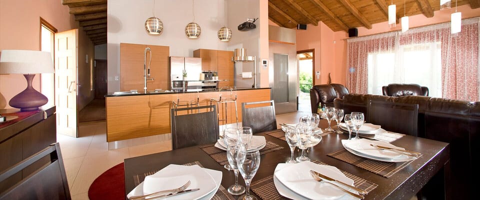 Villa, 3 Bedrooms, Accessible, Smoking | Dining