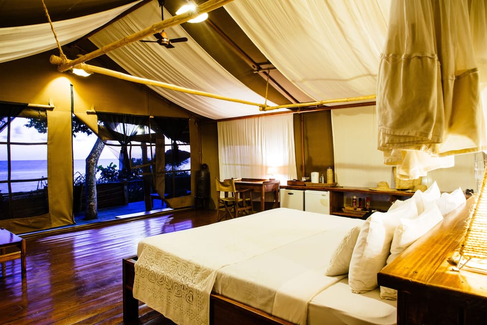 Premium bedding, minibar, individually furnished, bed sheets