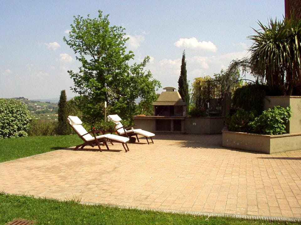 House, 2 Bedrooms, Smoking, Balcony | BBQ/picnic area