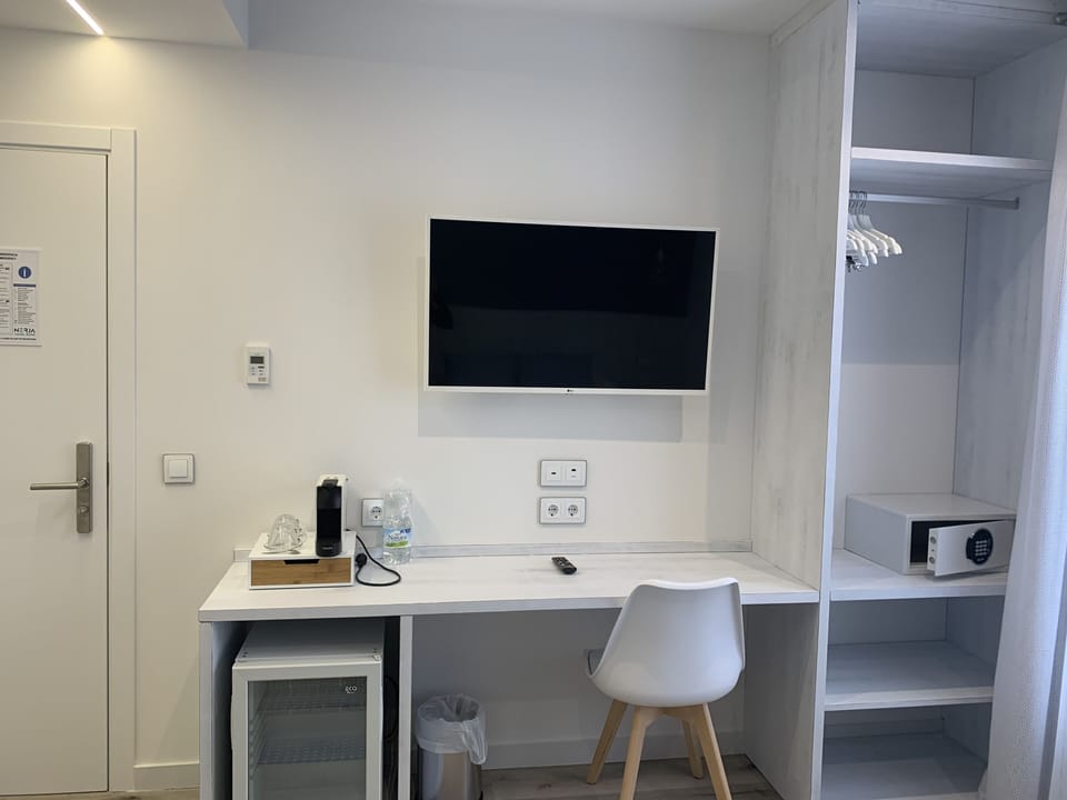 Superior Double Room, Balcony | Room amenity