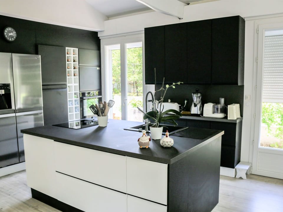 Furniture, Room, Countertop, Interior Design, Kitchen, Cabinetry, Property, Building, Floor, Home
