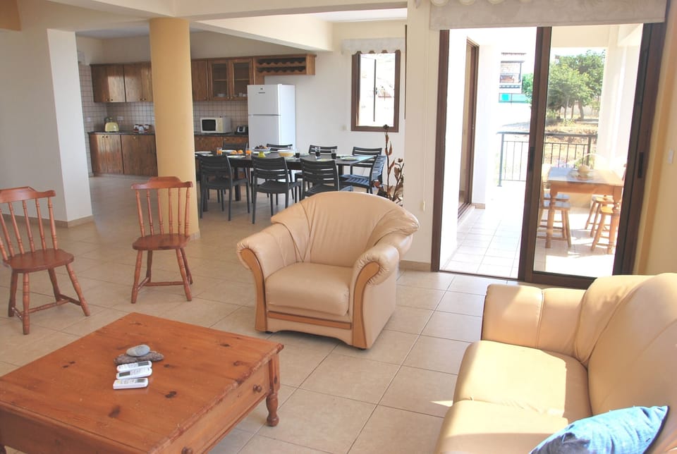 Villa, 5 Bedrooms, Smoking, Private Pool | Interior