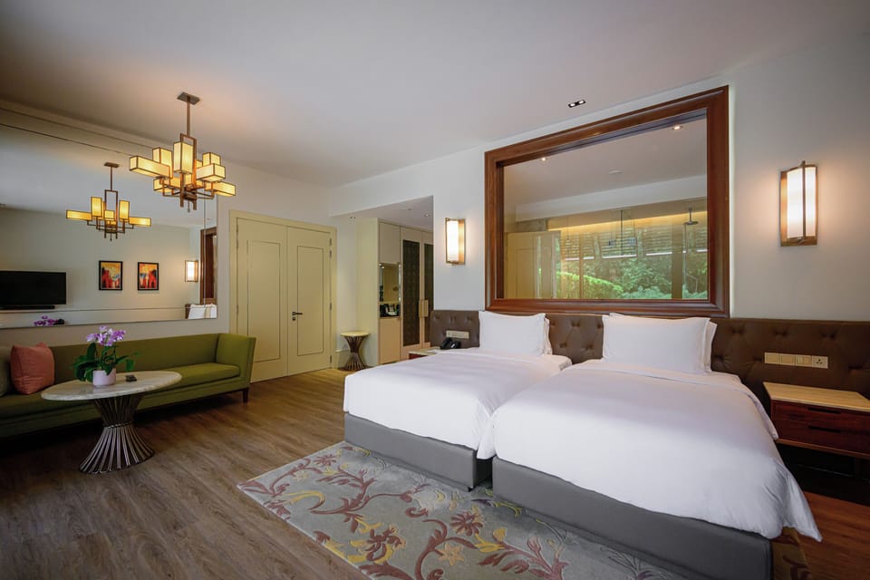 Egyptian cotton sheets, minibar (free items), in-room safe, desk