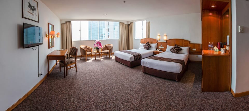 Deluxe Twin Room | Minibar, free WiFi, bed sheets, wheelchair access