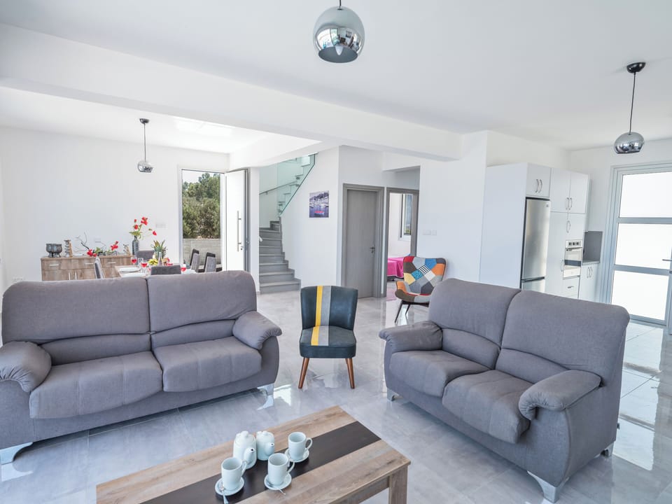 Villa, 4 Bedrooms, Private Pool, Garden View | Living area