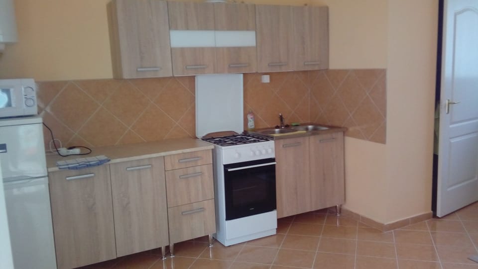 Apartment, 1 Bedroom, Terrace, Garden View | Interior