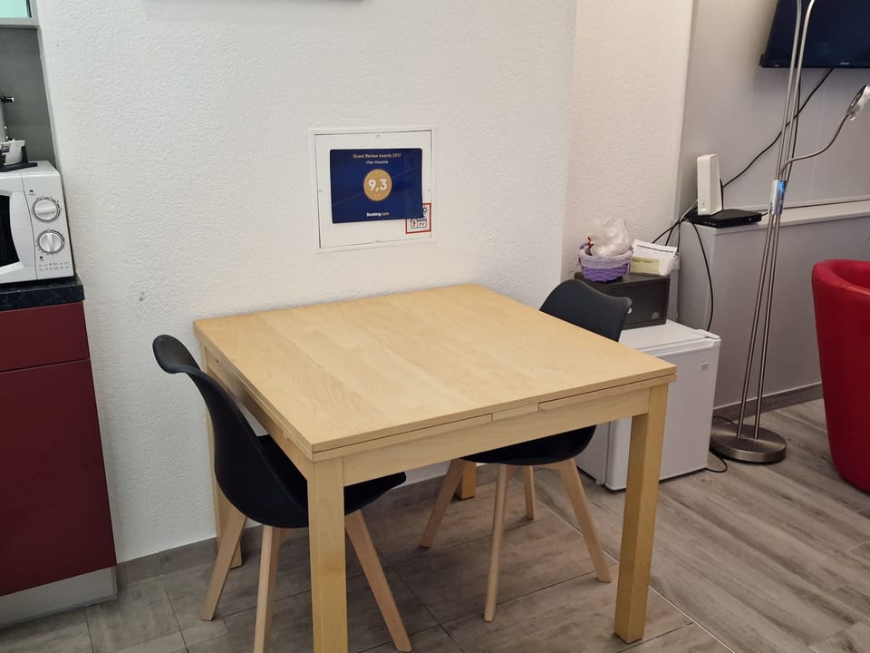 Room, 1 Bedroom, Smoking, Terrace | Dining room