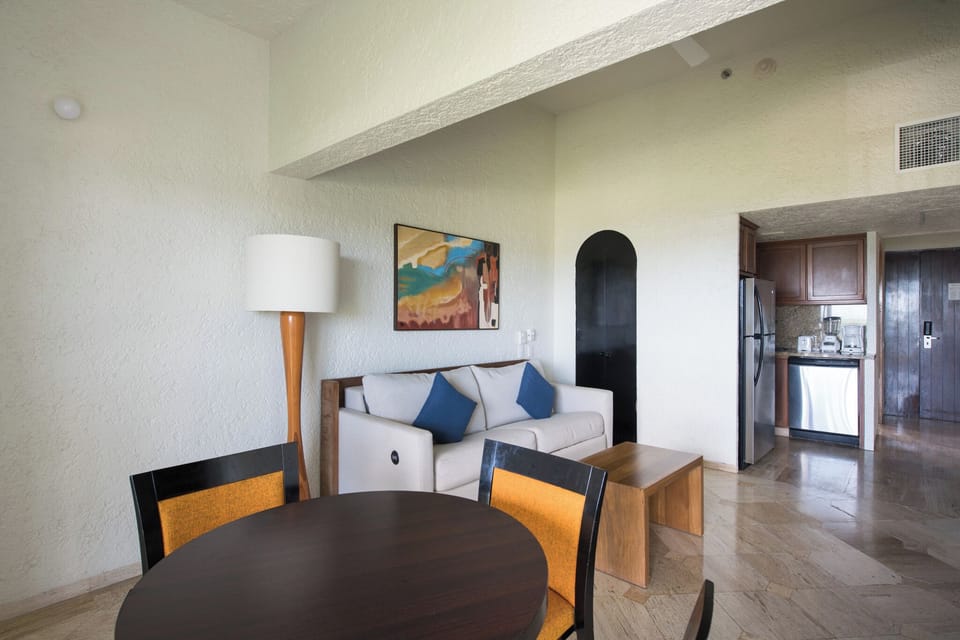 Standard Suite | Living area | 32-inch TV with cable channels