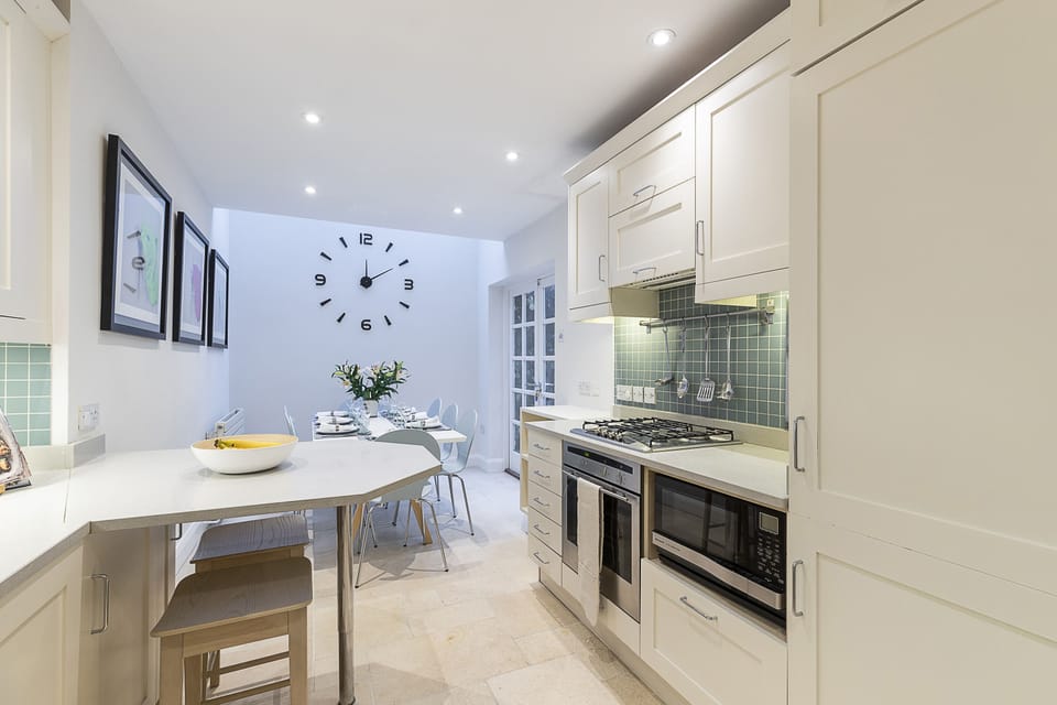House (3 Bedrooms) | Private kitchen | Fridge, microwave, oven, dishwasher