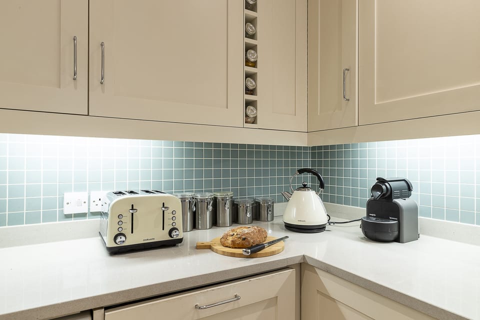 House (3 Bedrooms) | Private kitchen | Fridge, microwave, oven, dishwasher