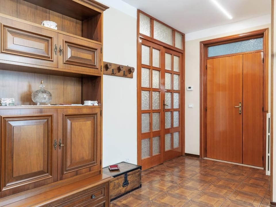 Apartment, 3 Bedrooms, Smoking, Balcony | Interior