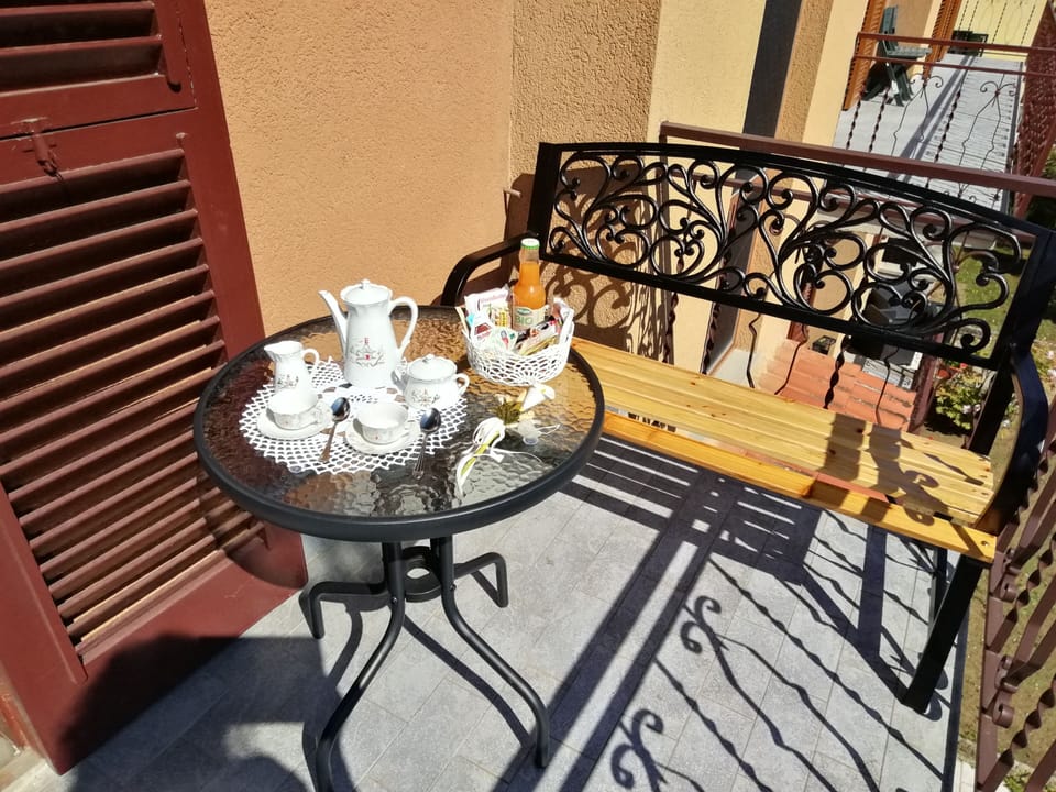 Apartment, 3 Bedrooms, Smoking, Balcony | Balcony