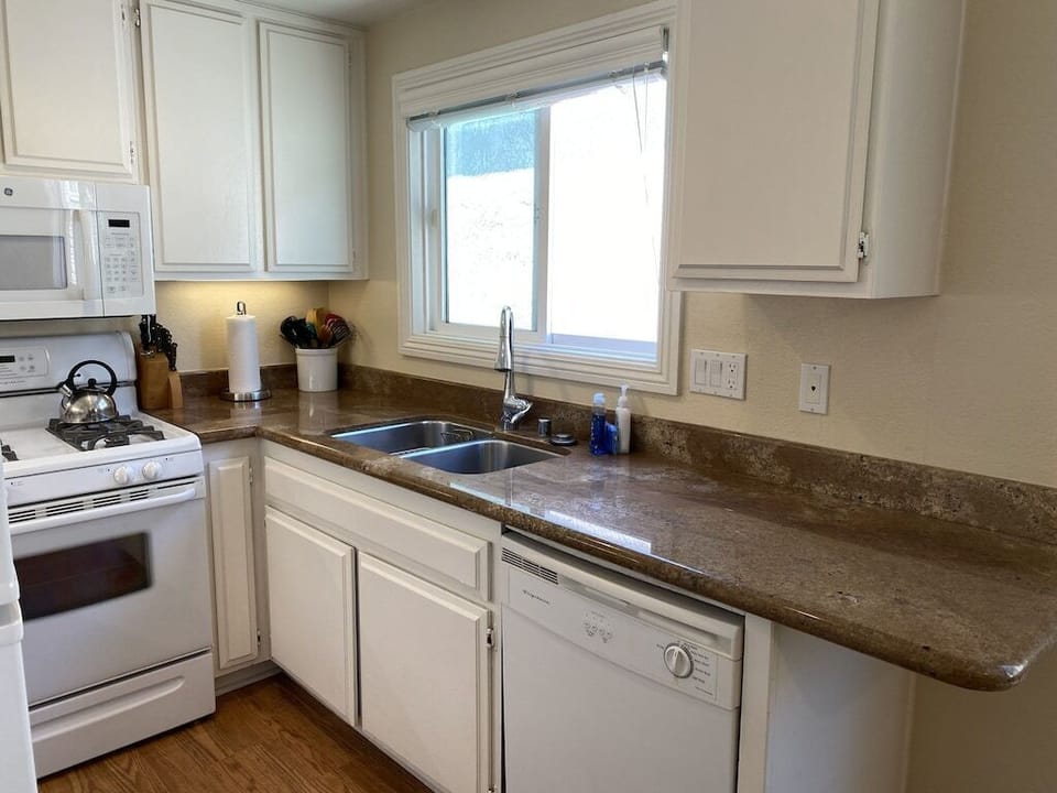 Fully Stocked Kitchen