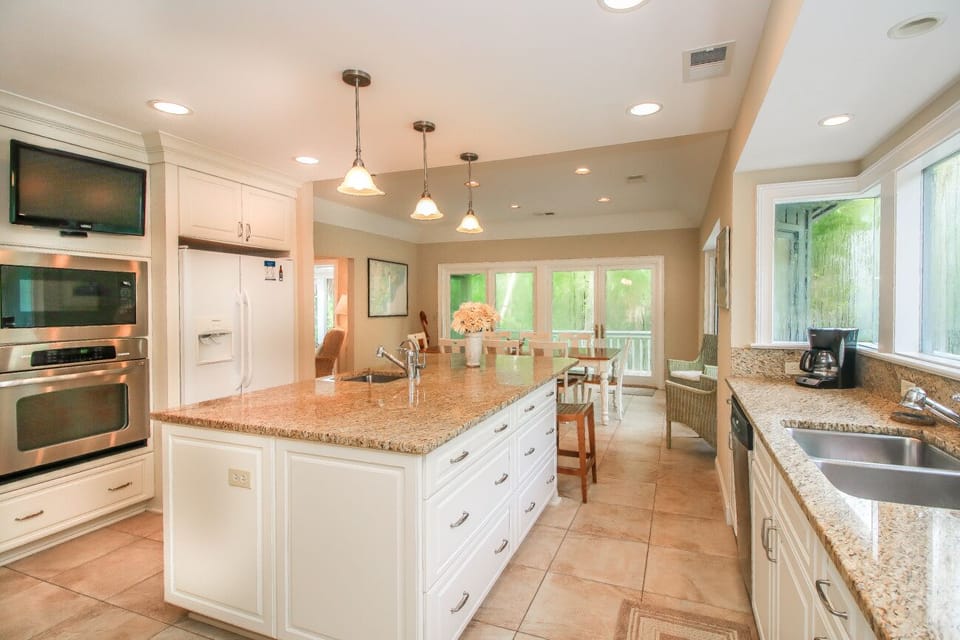 16 Sandhill Crane - Kitchen